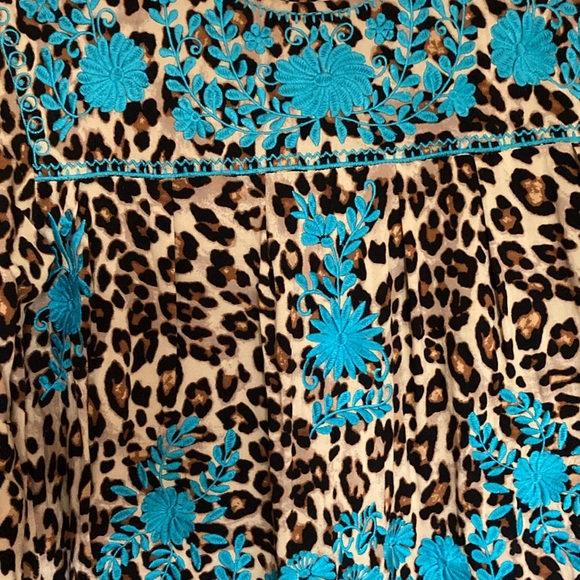 Layerz Clothing Boho top , leopard print with turquoise embroidery, size M - Picture 3 of 7